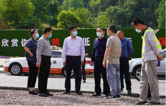 六安市公路管理處黨委書(shū)記、主任楊廣來(lái)一行蒞臨指導(dǎo)我司項(xiàng)目